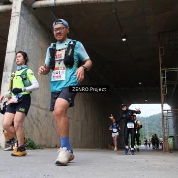 Runner Photo 8912657