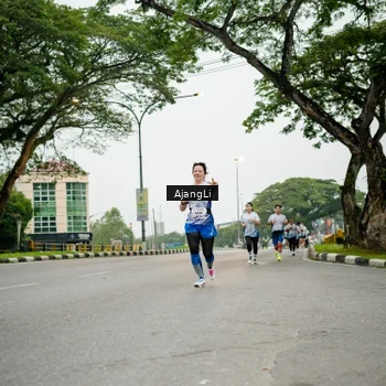 Runner Photo 8912660
