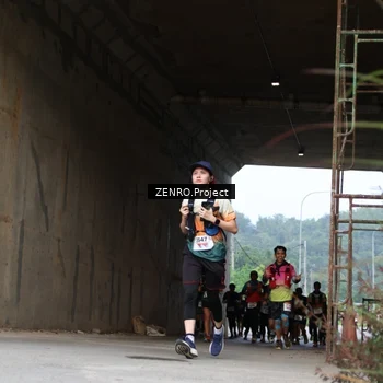 Runner Photo 8912684