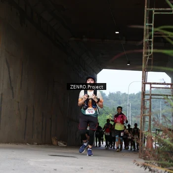 Runner Photo 8912695