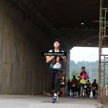 Runner Photo 8912701
