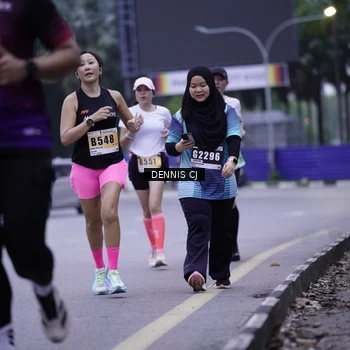 Runner Photo 8912715