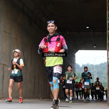 Runner Photo 8912728