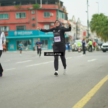 Runner Photo 8912729