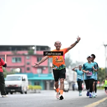 Runner Photo 8912747