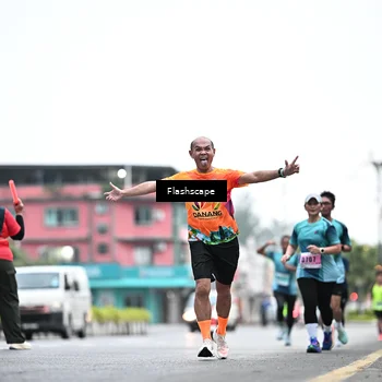 Runner Photo 8912748