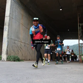 Runner Photo 8912758