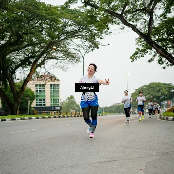 Runner Photo 8912760
