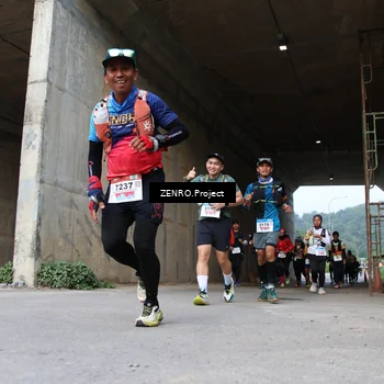 Runner Photo 8912782