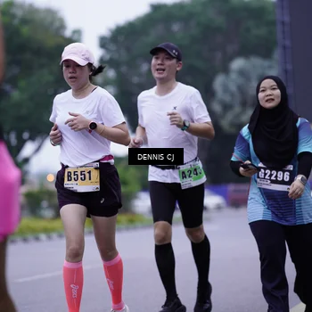 Runner Photo 8912812