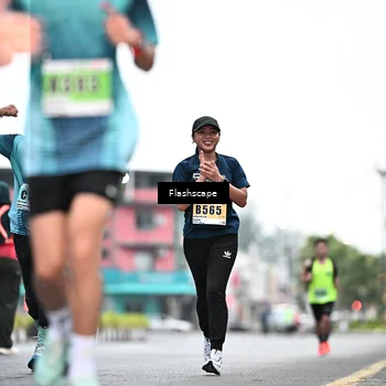 Runner Photo 8912844
