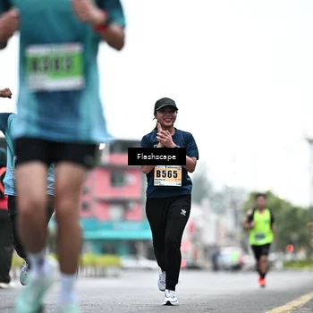 Runner Photo 8912875