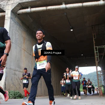 Runner Photo 8912877