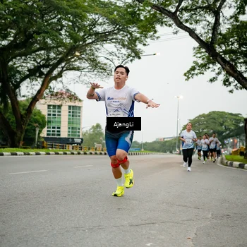 Runner Photo 8913038