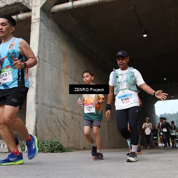 Runner Photo 8913054
