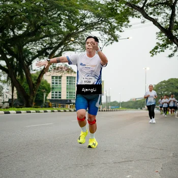 Runner Photo 8913112
