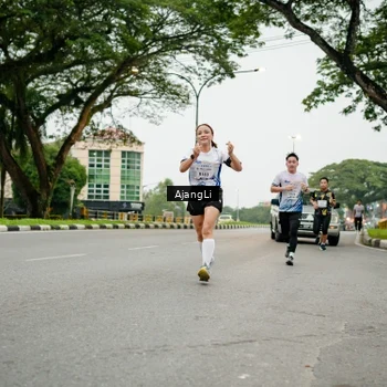Runner Photo 8913343