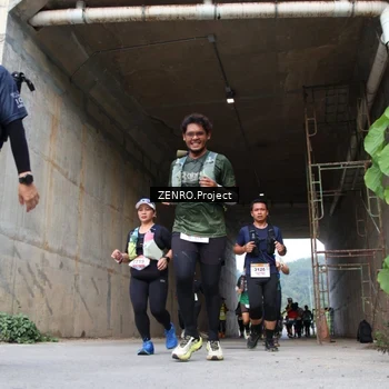 Runner Photo 8913747