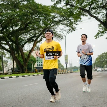 Runner Photo 8913750