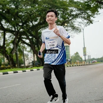 Runner Photo 8913915