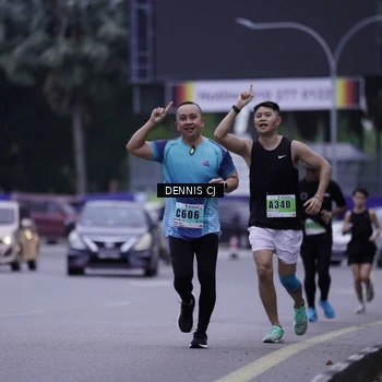 Runner Photo 8913916
