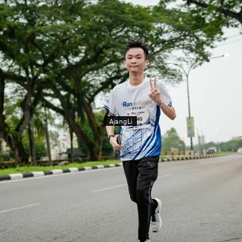 Runner Photo 8913937