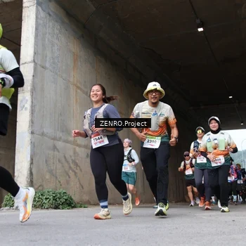Runner Photo 8914046