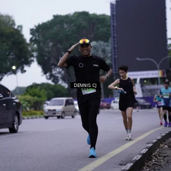 Runner Photo 8914063