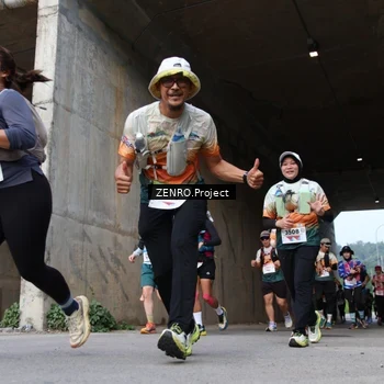 Runner Photo 8914072
