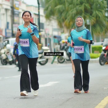Runner Photo 8914573