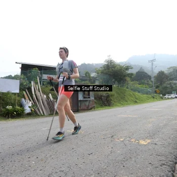 Runner Photo 8915002