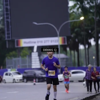 Runner Photo 8915024