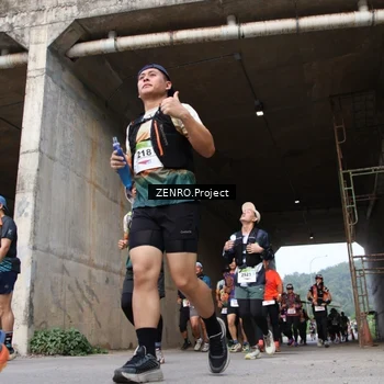Runner Photo 8915041
