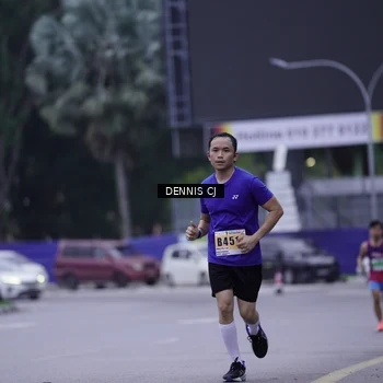 Runner Photo 8915045
