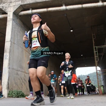 Runner Photo 8915064