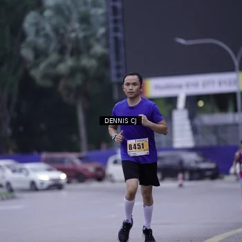 Runner Photo 8915071
