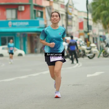 Runner Photo 8915101
