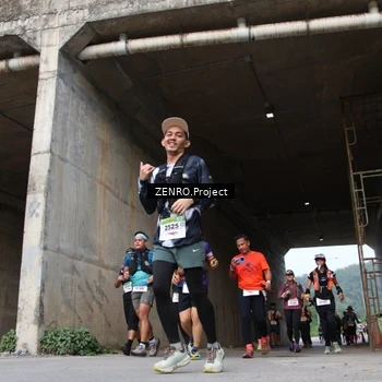 Runner Photo 8915105