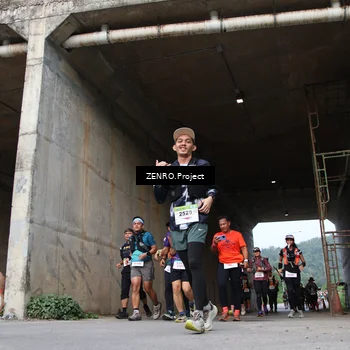 Runner Photo 8915192
