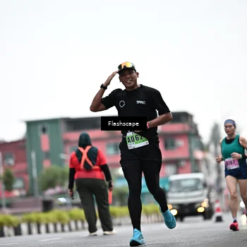 Runner Photo 8915342