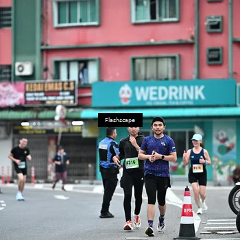 Runner Photo 8916019