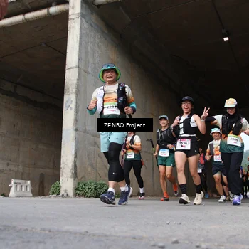 Runner Photo 8916024