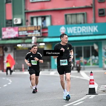Runner Photo 8916109