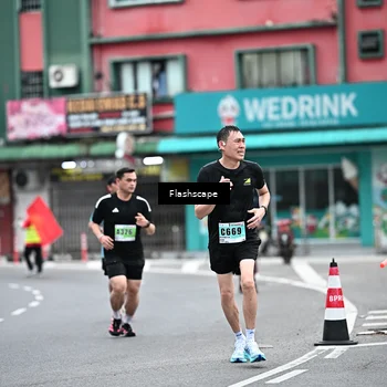 Runner Photo 8916114