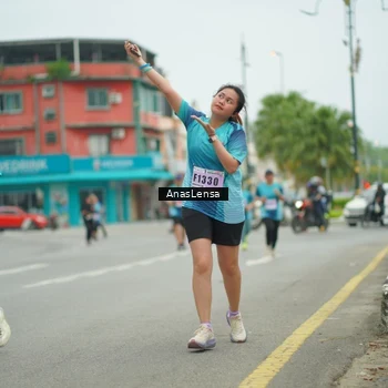 Runner Photo 8916129