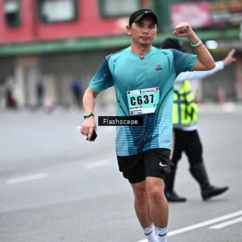 Runner Photo 8916133