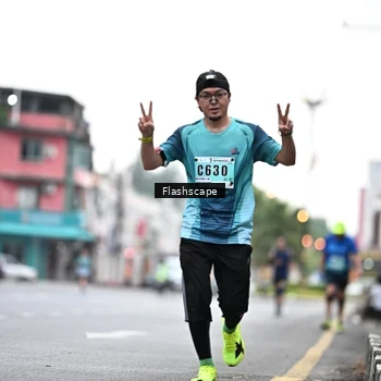 Runner Photo 8916202
