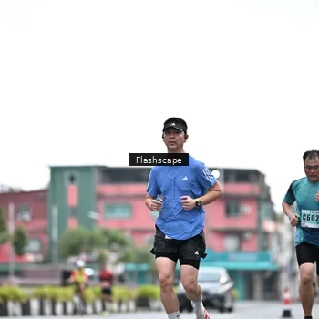 Runner Photo 8916246