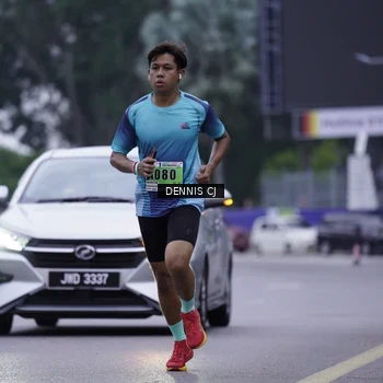 Runner Photo 8916258