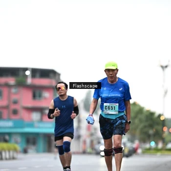 Runner Photo 8916266